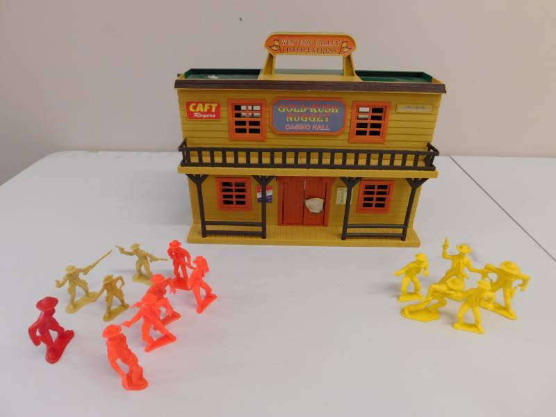 lot 39 image: Cowboy Casino Hall Playset