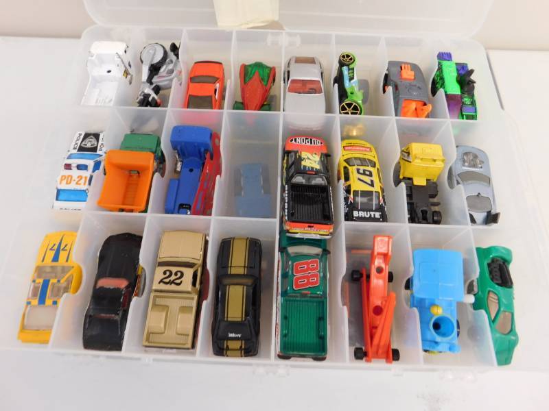 lot 43 image: Matchbox Cars