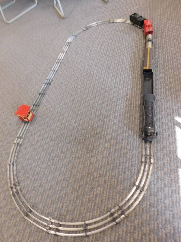 lot 79 image: Marlines Stream Line Antique Electric Train Set