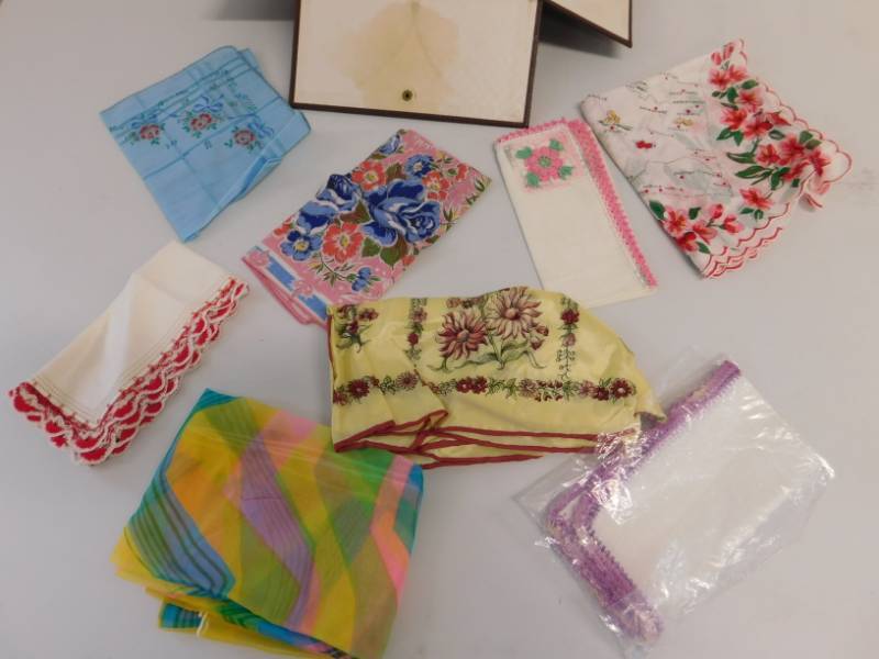 lot 89 image: Vintage Handkerchiefs