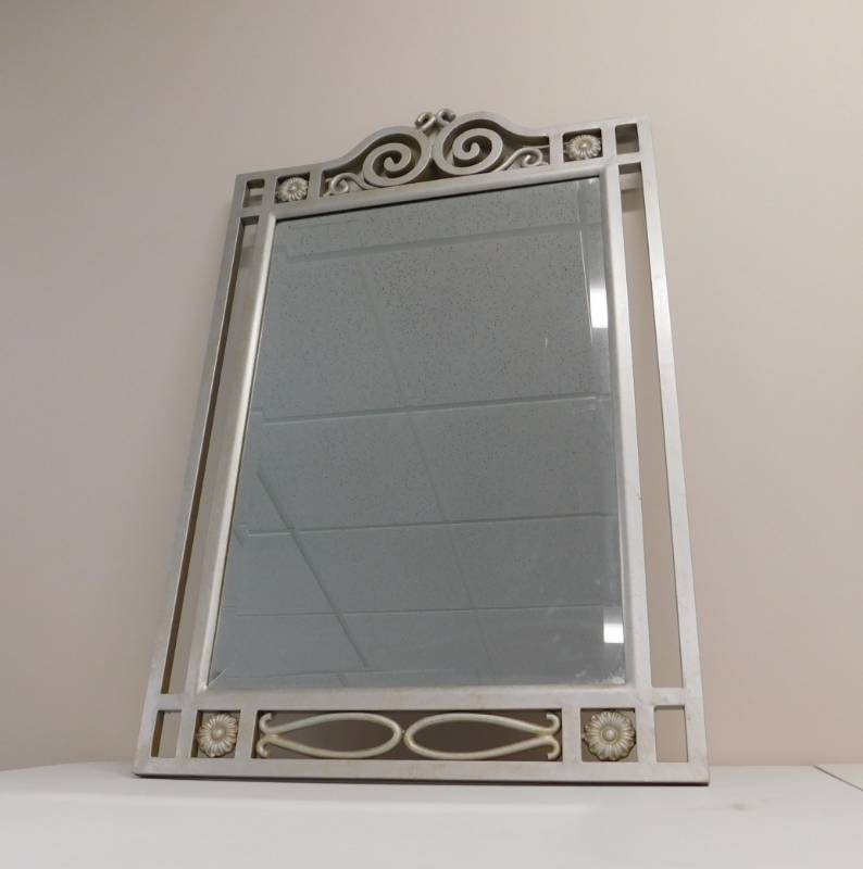 lot 117 image: Metal Framed Mirror (Dimensions 26 x 17)