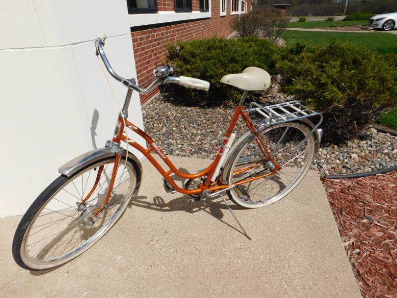 lot 120 image: DBS Spesial Bike