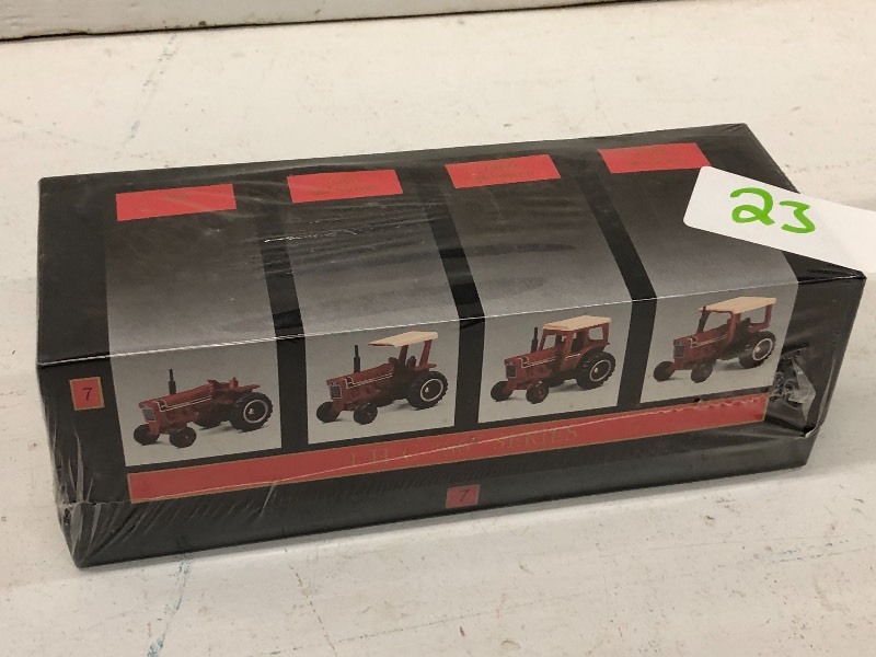 lot 23 image: IHC-66-Series Four Piece Tractor Set