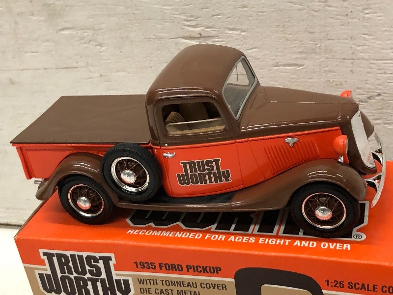 lot 35 image: 1935 Ford PIckup Coin Bank