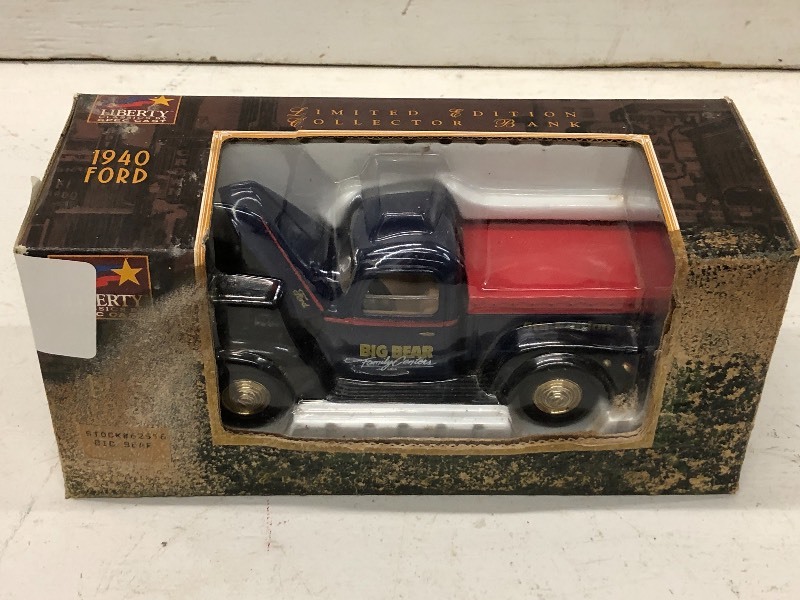 lot 46 image: 1940 Ford Coin Bank