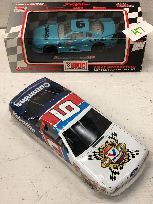 lot 47 image: 124-Scale Die-Cast Race Car & Commemorative Car Tin