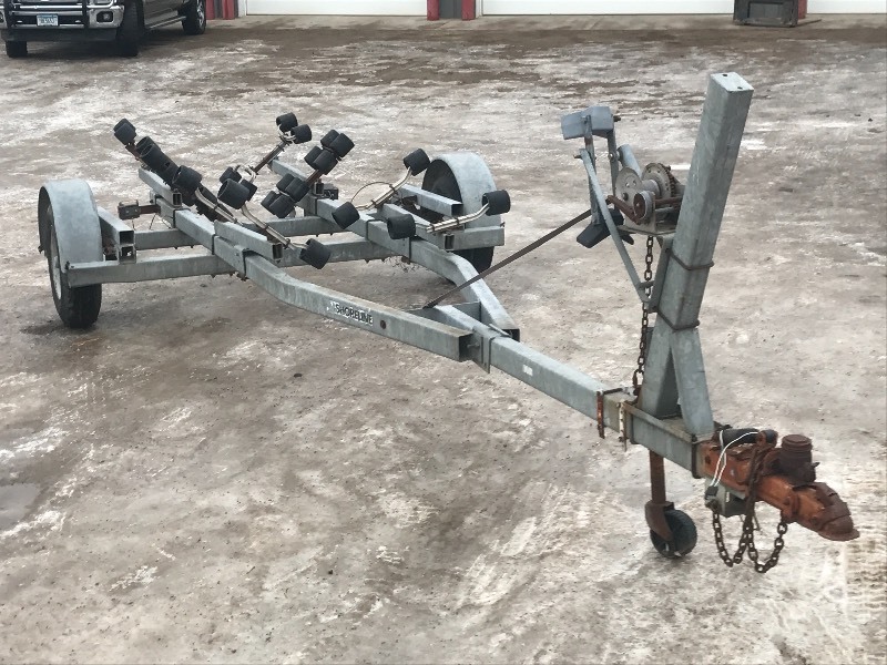 lot 1 image: 1990 Single-Axle Boat Trailer