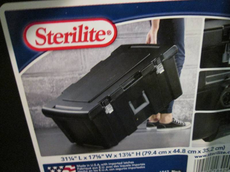 Sterilite 92 quart Footlocker Stora...