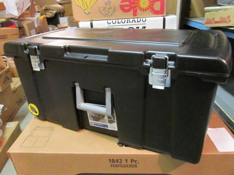 Sterilite 92 quart Footlocker Stora...