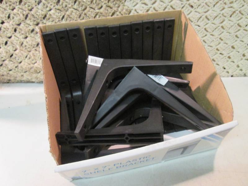 Lot of 21 Plastic Shelf Brackets 7...
