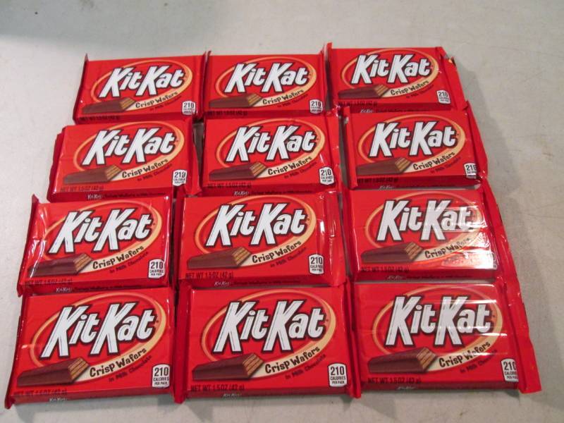 12 Kit Kat Candy Bars Best by Dec 2...