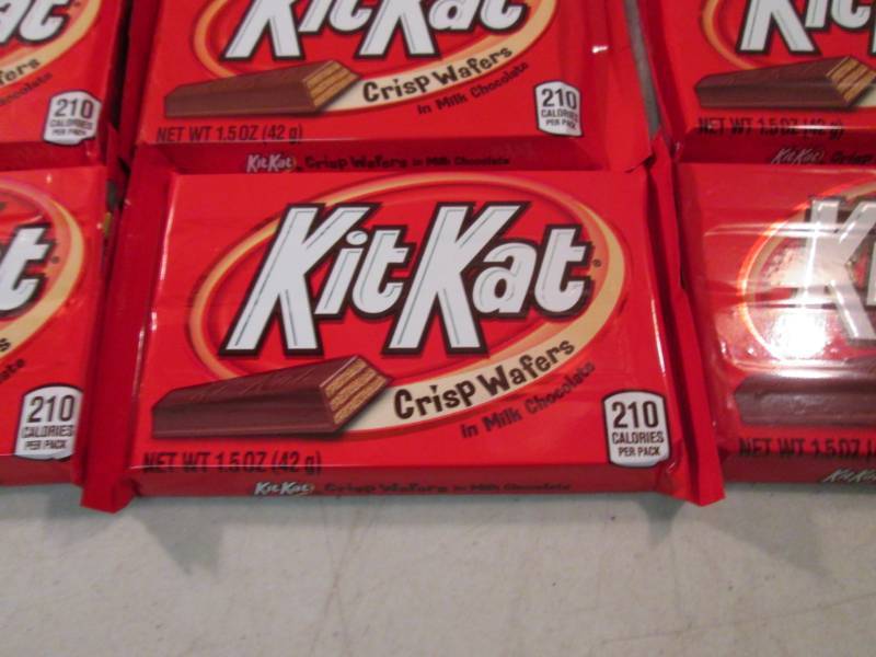 12 Kit Kat Candy Bars Best by Dec 2...