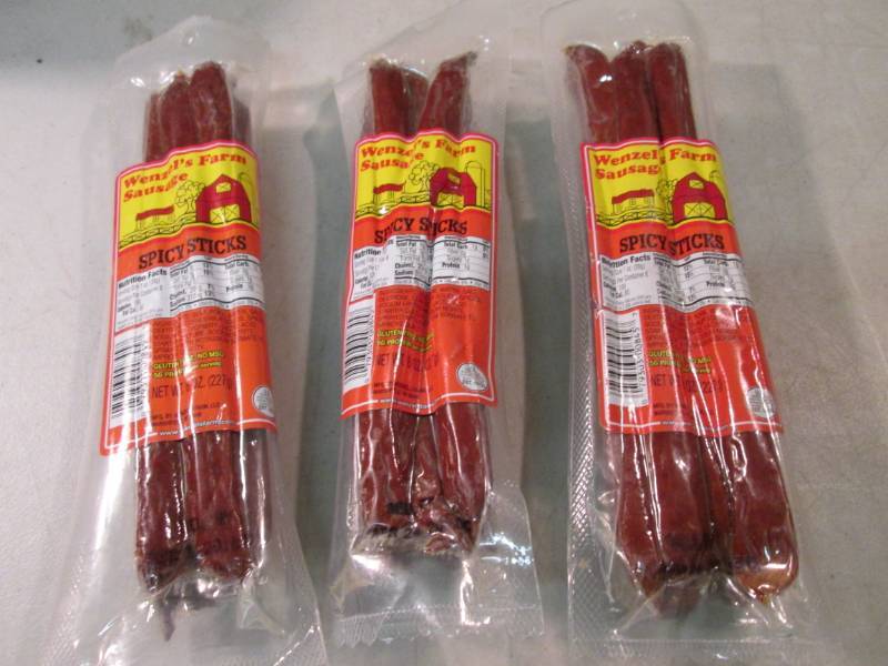 3 Packs of Wenzels Farm Spicy Sausa...