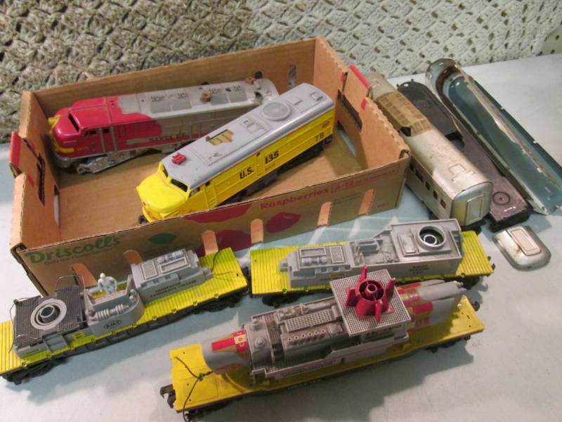 Lot of Misc Vintage Train Engines a...