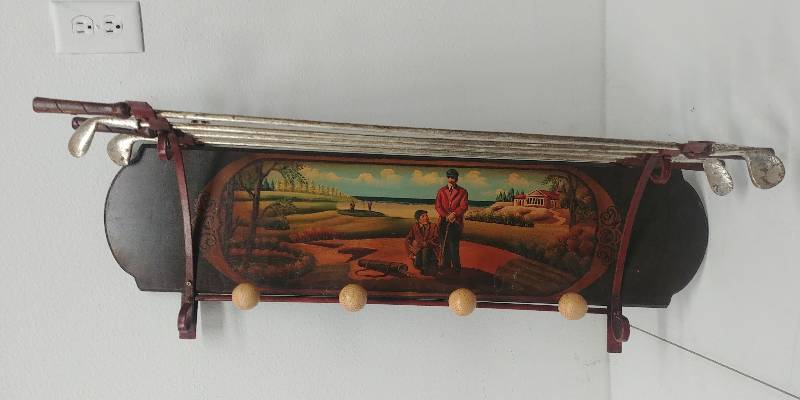 lot 18 image: Unique Golf Enthusiast Coat Rack