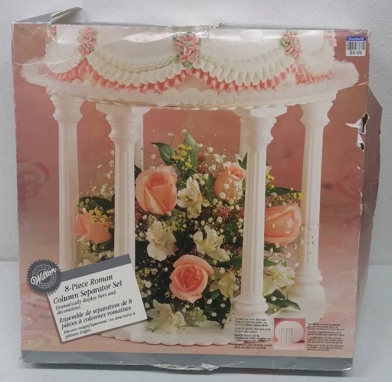 lot 52 image: 8-Piece Roman Column Cake Seperator
