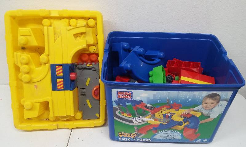 lot 63 image: Mega Blocks Box