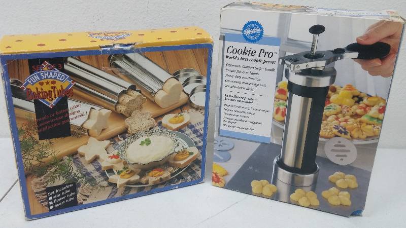 lot 84 image: Cookie Pro and Baking Tubes