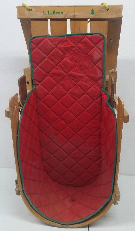 lot 21 image: Vintage L.L. Bean Wooden Sled