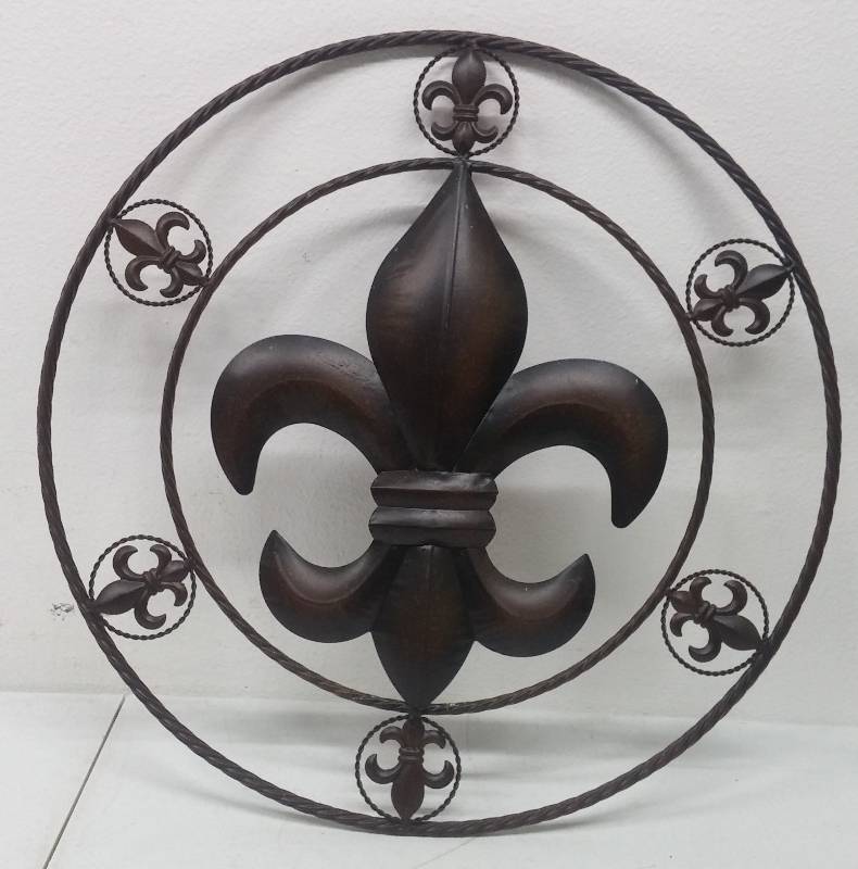 lot 50 image: french fleur de lis wall art