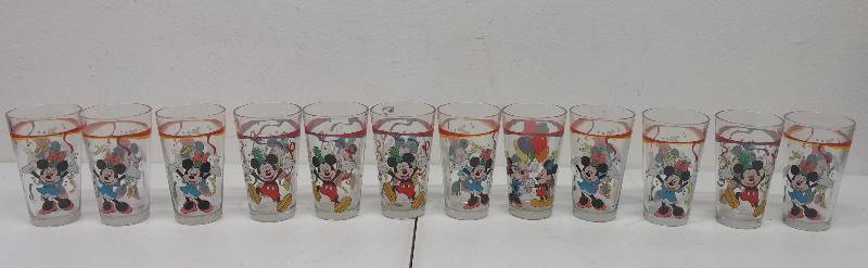 lot 54 image: 12pc Mickey & Mini Mouse Glassware