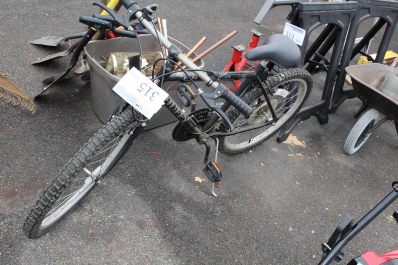 lot 315 image: Huffy Enduro High Performance ATB 15-speed Mountain Bicycle