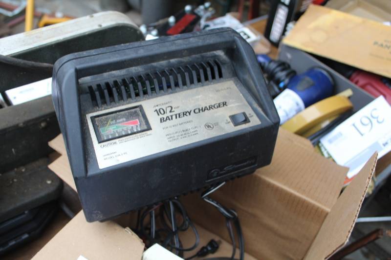 lot 346 image: 102A Automatic Battery Charger