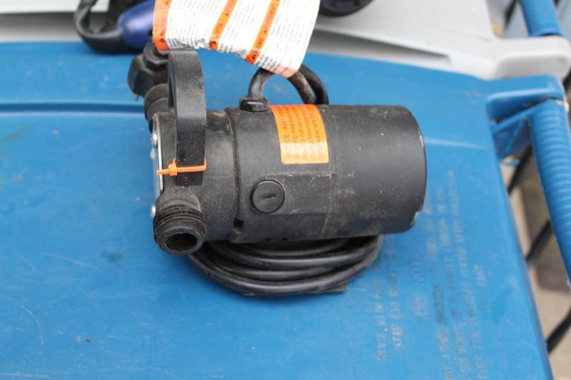 lot 359 image: Simer 112 hp Non Submersible Utility Indoor Pump