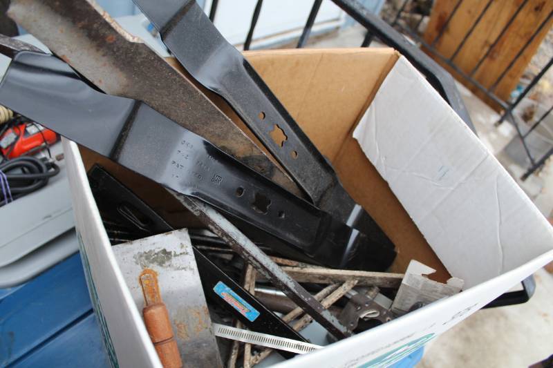 lot 342 image: Lawn Mower Blades, Tools
