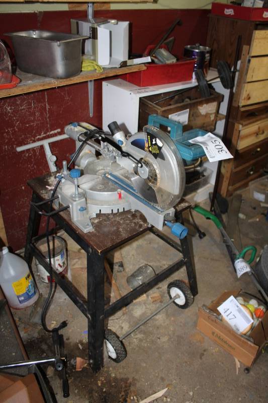 lot 305 image: 2010 Wen 10-inch Sliding Compound Miter Saw Table