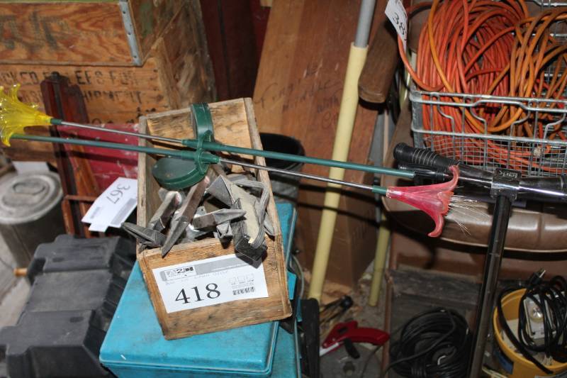 lot 418 image: Lawn Dcor