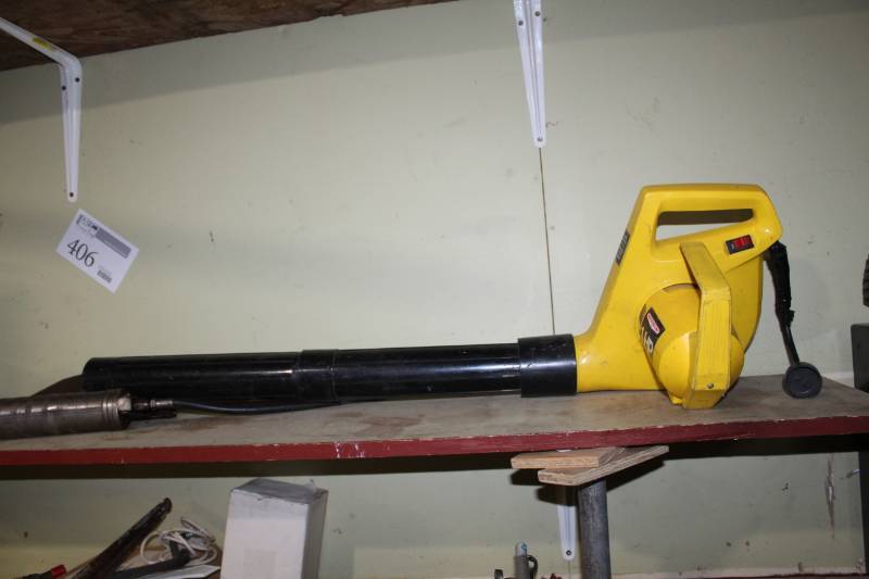 lot 406 image: Paramount Electric Blower