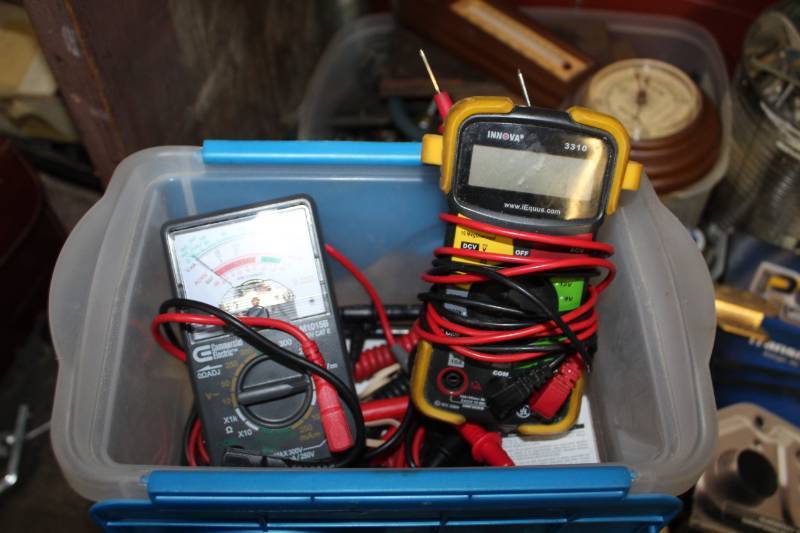 lot 453 image: Battery Testers - Innova, Commercial Electric