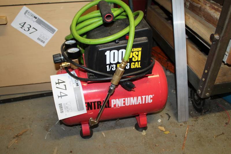 lot 474 image: Central Pneumatic 100-PSI 3-Gallon Air Compressor