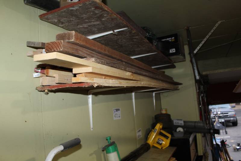 lot 472 image: Scrap Wood