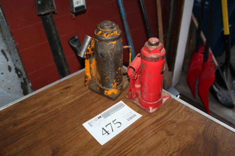 lot 475 image: 4-Ton Hydraulic Bottle Jacks