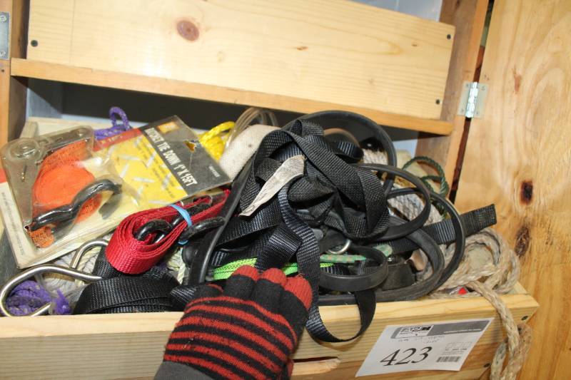 lot 423 image: Straps, Rope
