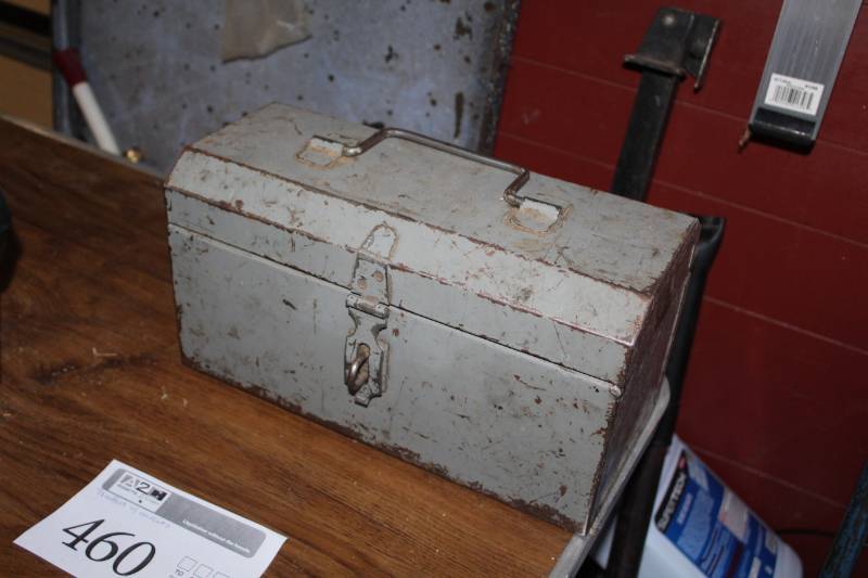 lot 460 image: Metal Tool Box, Drill Bits