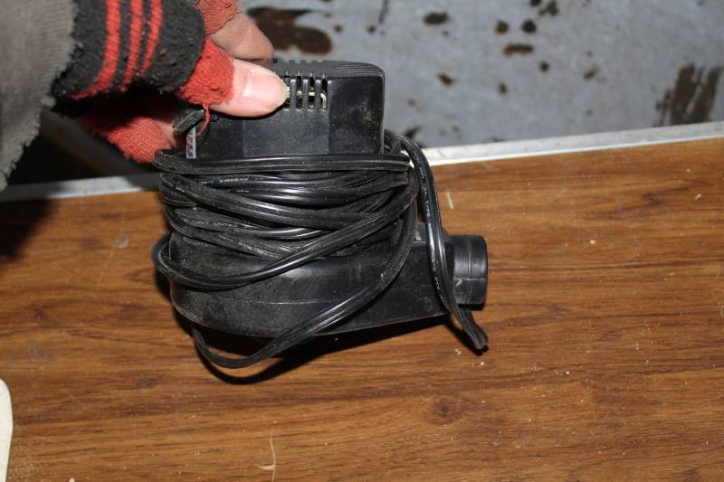 lot 396 image: Electric Air Pump