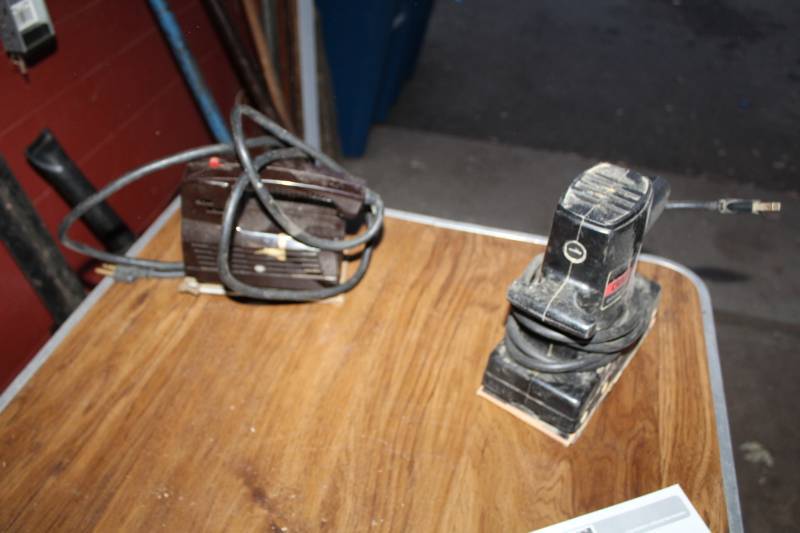 lot 397 image: Montgomery Ward,Sears Vibrator Sander, Pad Sander