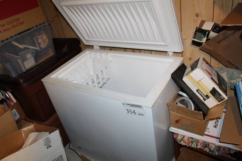 lot 354 image: Frigidaire Heavy Duty Commercial Compact Chest Floor Freezer