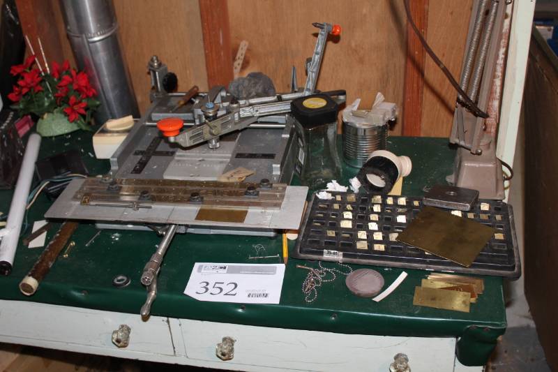 lot 352 image: Engraver Set with Engraver, Accessories