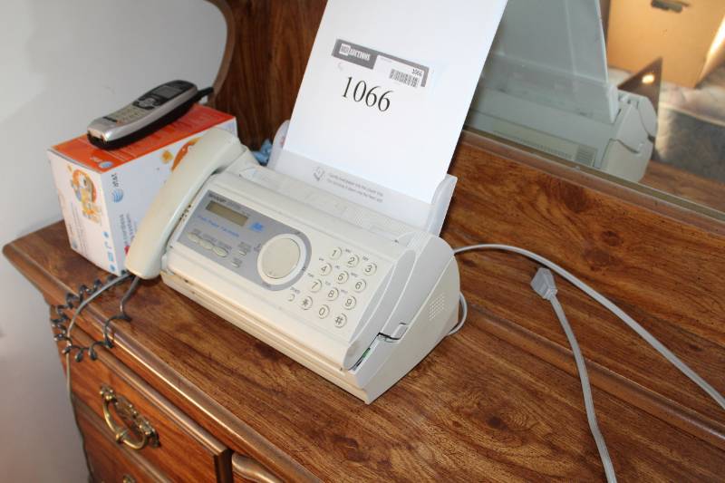 lot 1066 image: Analog Plain Paper Fax Machine