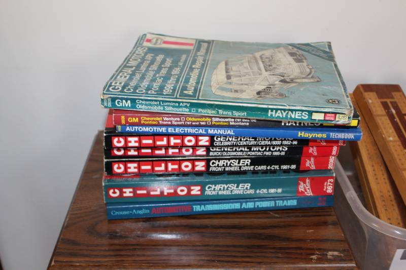 lot 1064 image: Chilton Auto Repair Manuals