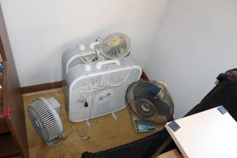 lot 1075 image: Lot of (5) Fans