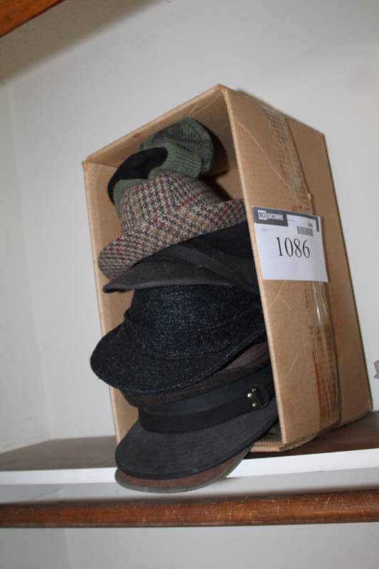 lot 1086 image: Lot of Hats