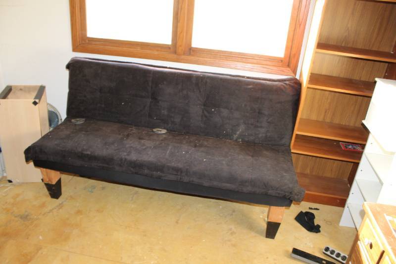 lot 1073 image: Futon Style Couch  Bed