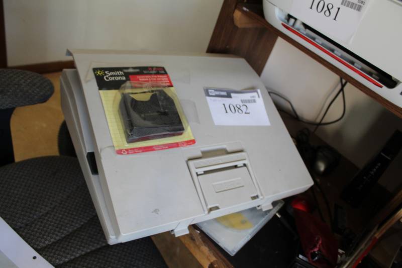 lot 1082 image: Electronic Typewriter