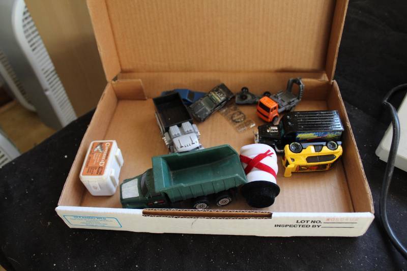 lot 1080 image: Lot of Toys Cars