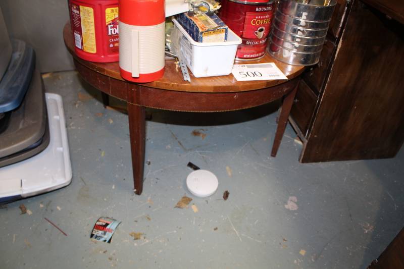 lot 500 image: Round Vintage Wooden Table
